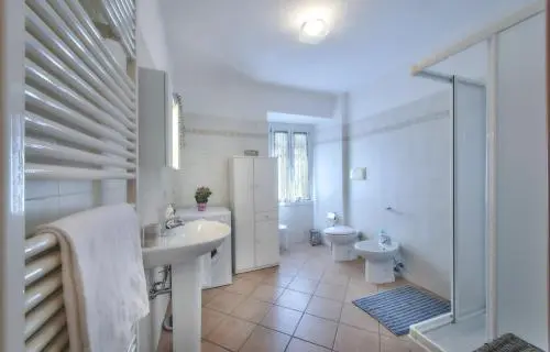 Bagno con doccia